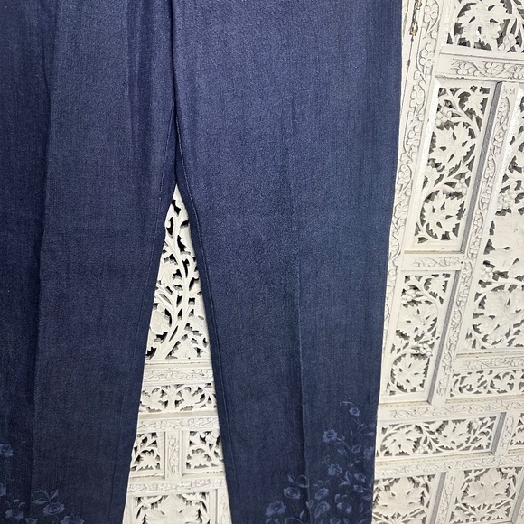 NWT Ann Taylor Dark Wash Floral Embroidered Straight Leg Jeans Sz 8 - Picture 4 of 8